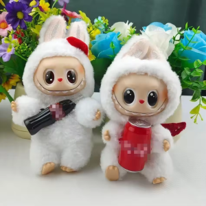 Jucarie de plus LaBuBu, LaBuBu alb, cola